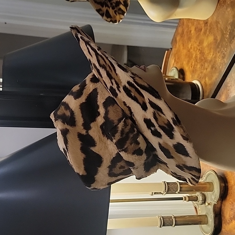 Leopard Print Hat & Bag Ensemble - image 4